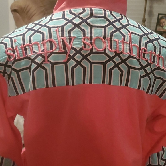 Simply Southern Pullover Size small - Picture 6 of 7